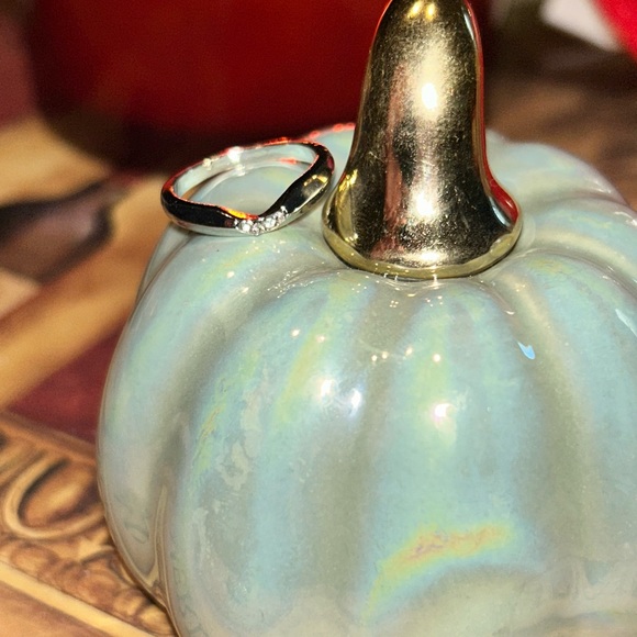 Lab created diamond 💎 18k white gold plated size 7 band and ring 💍 - Picture 6 of 8